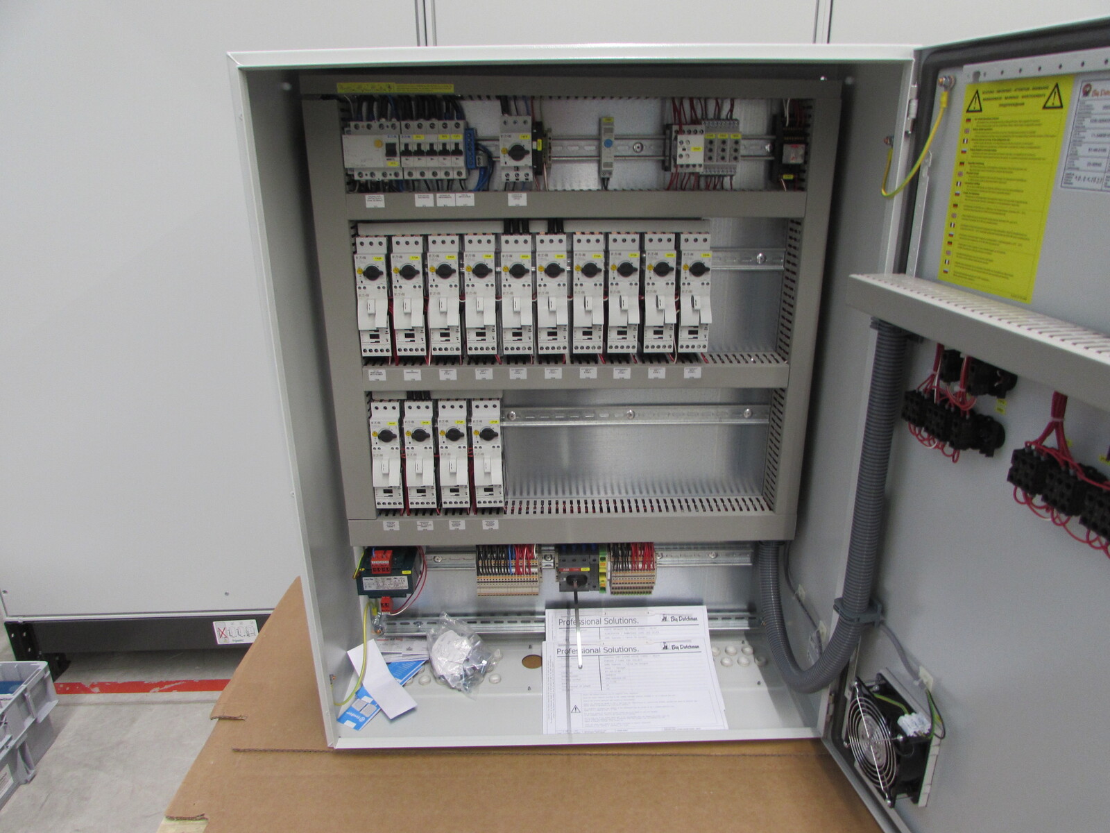 Control cabinet layer house - UV600 2r/4t - feeding / longit